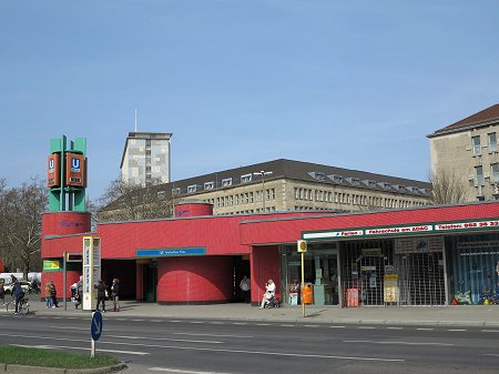 U7 U-Bahnhof Fehrbelliner Platz